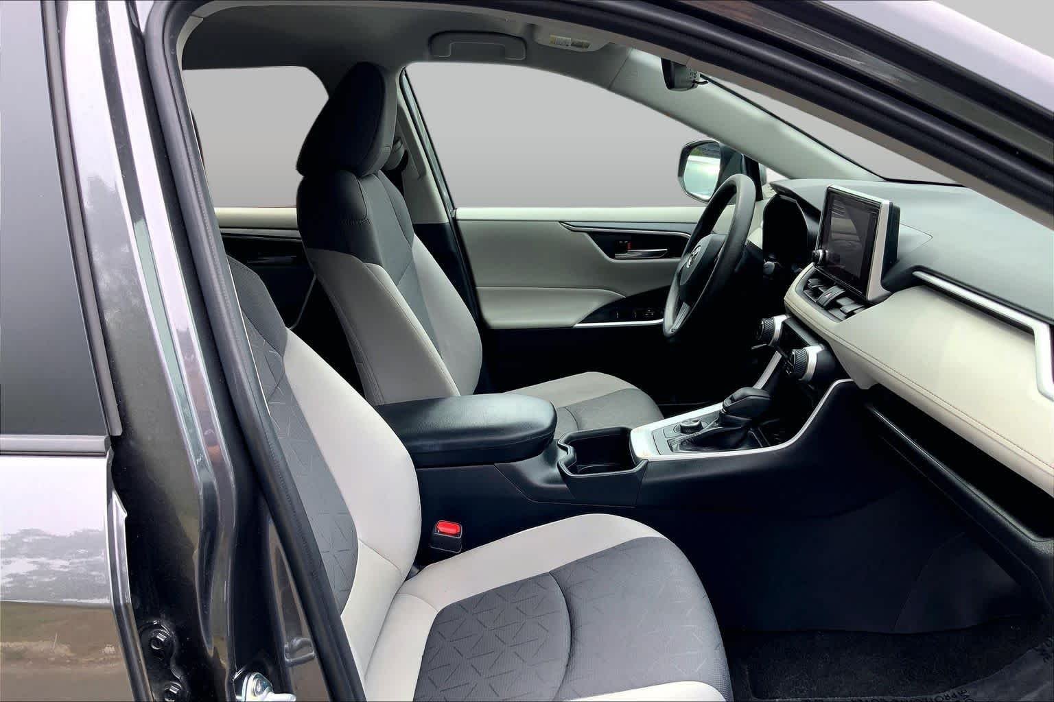 Used 2024 Magnetic Gray Metallic Toyota Hybrid XLE image 9