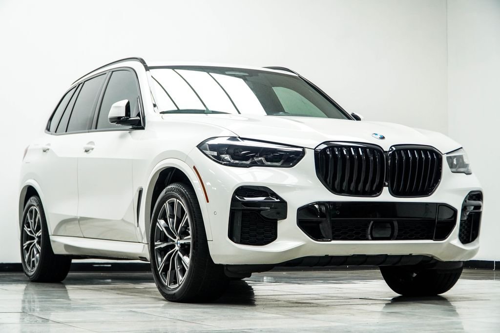 Used 2022 White BMW M50i image 4