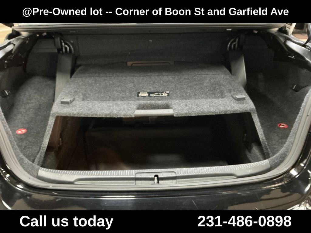 Used 2007  Volkswagen 2.0T image 25