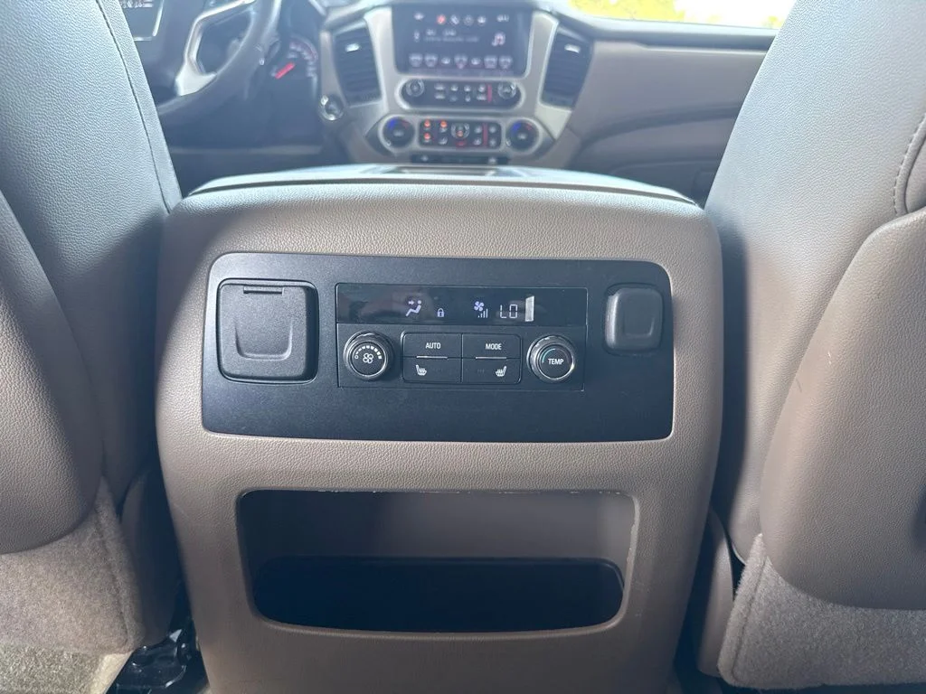 Used 2016 White GMC SLT image 36