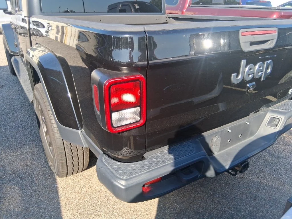 Used 2021 Black Jeep Overland image 13