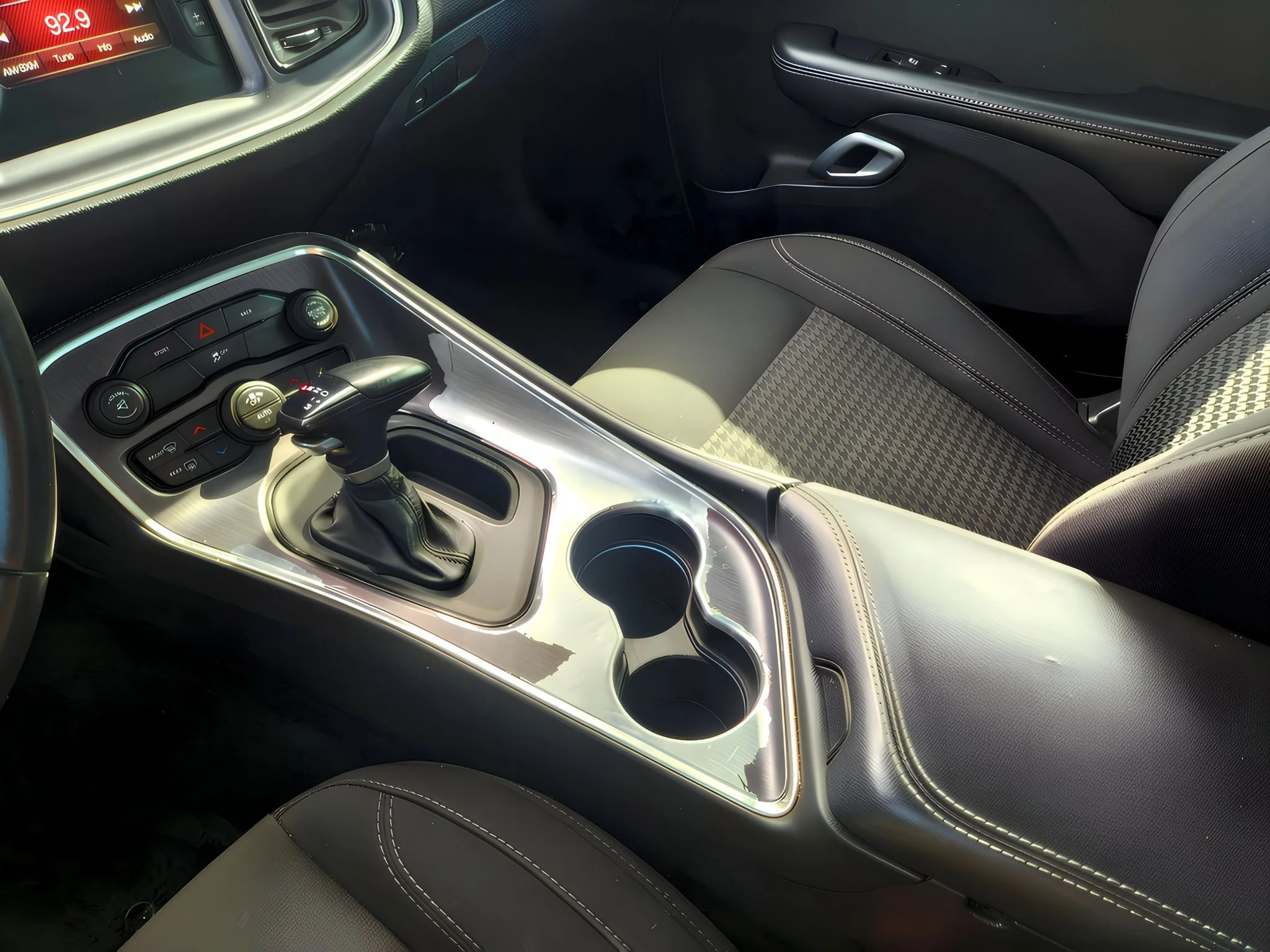 2016 Dodge Challenger SXT - Photo 19