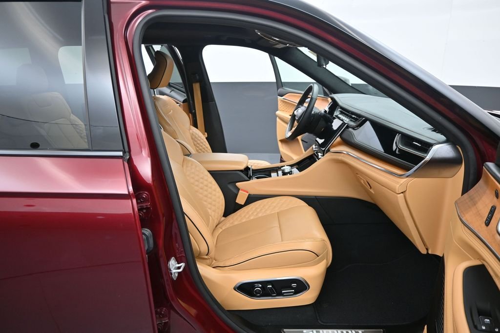 Used 2025 Red Jeep Summit Reserve image 39