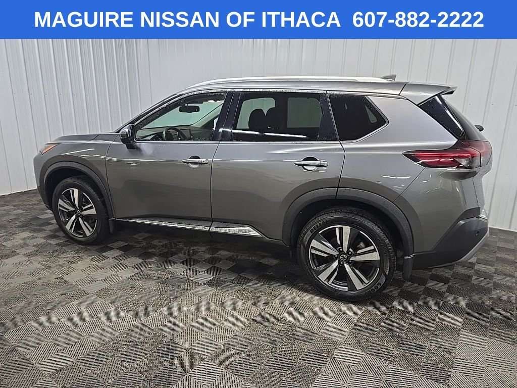 Used 2021 Gray Nissan SL image 4
