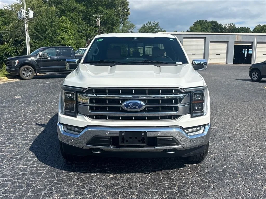 Used 2023 White Ford Lariat image 2