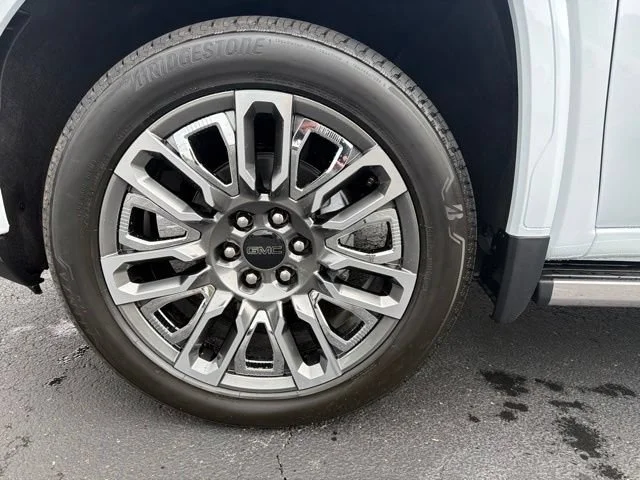 New 2026 Glacier White Tricoat GMC Denali Ultimate image 11