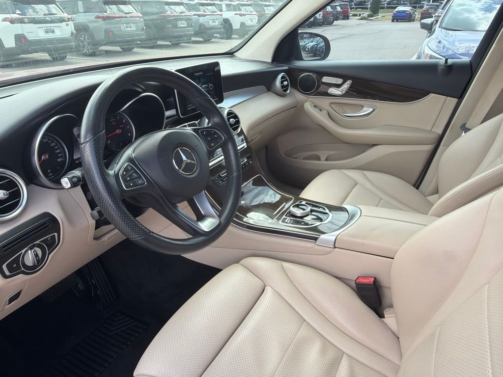 Used 2019 Red Mercedes-Benz GLC 300 image 4