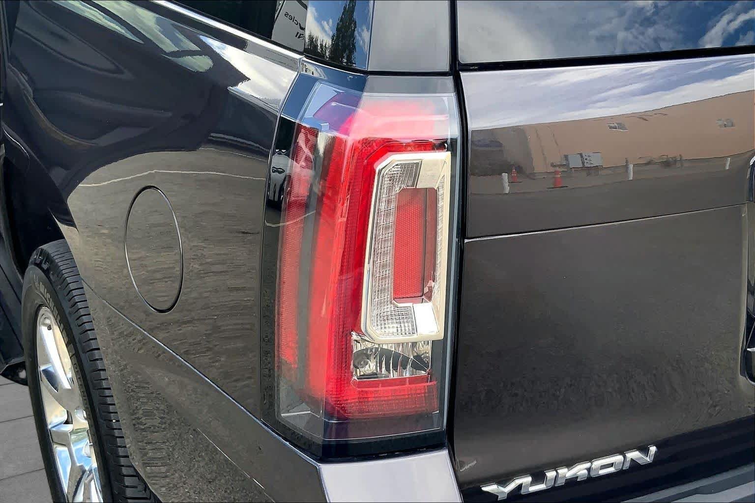 Used 2015 Iridium Metallic GMC Denali image 28