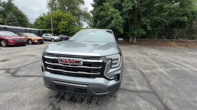 New 2026 Sterling Metallic GMC Elevation image 3