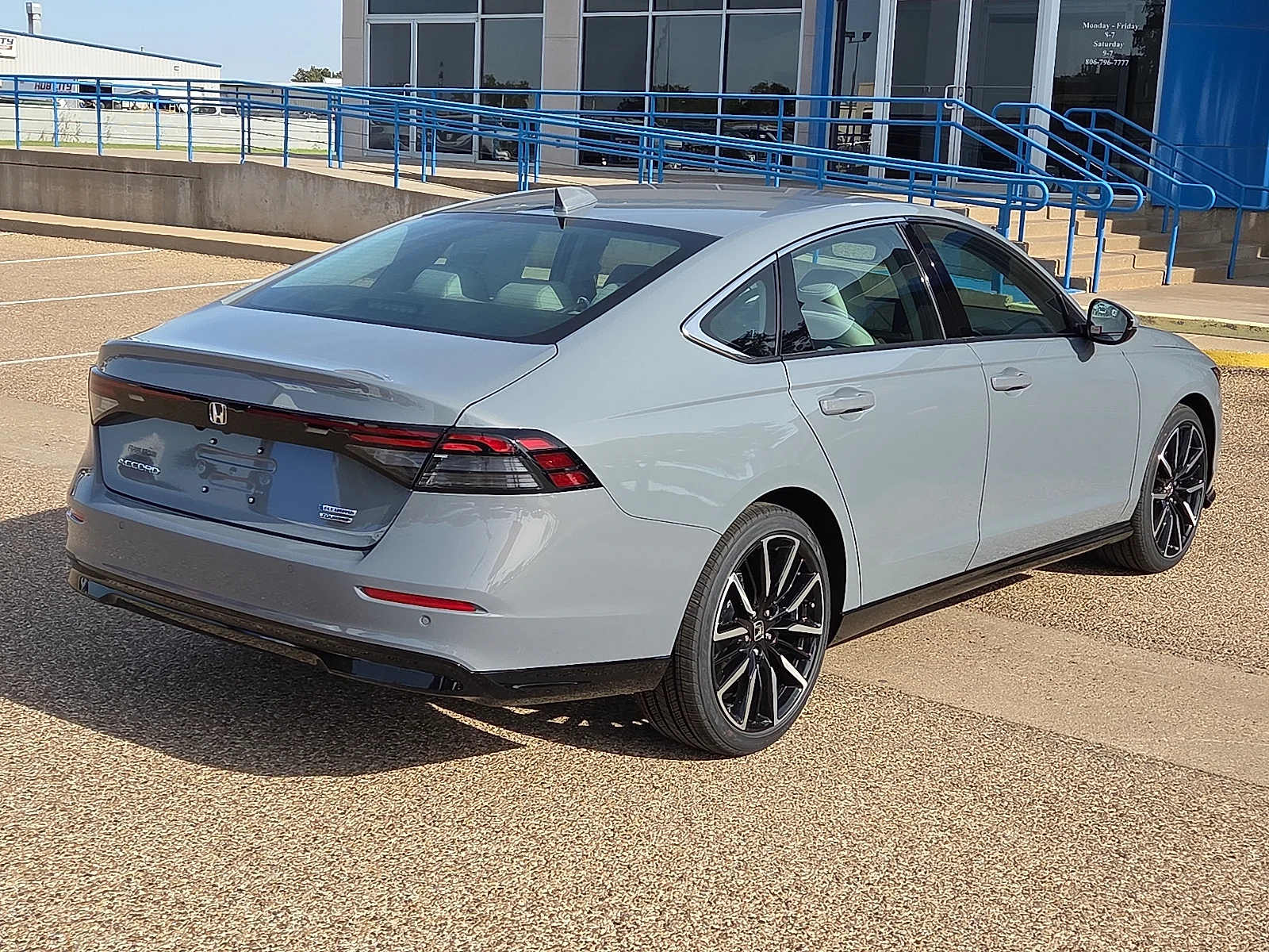 New 2026 Urban Gray Pearl Honda Touring Hybrid image 4