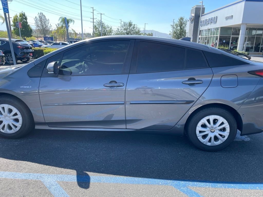 Used 2021 Magnetic Gray Metallic Toyota LE image 7
