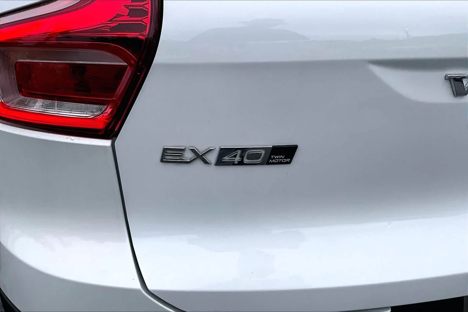 New 2026 WHITE Volvo Plus image 6