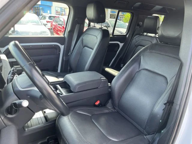 Used 2023 White Land Rover S image 21