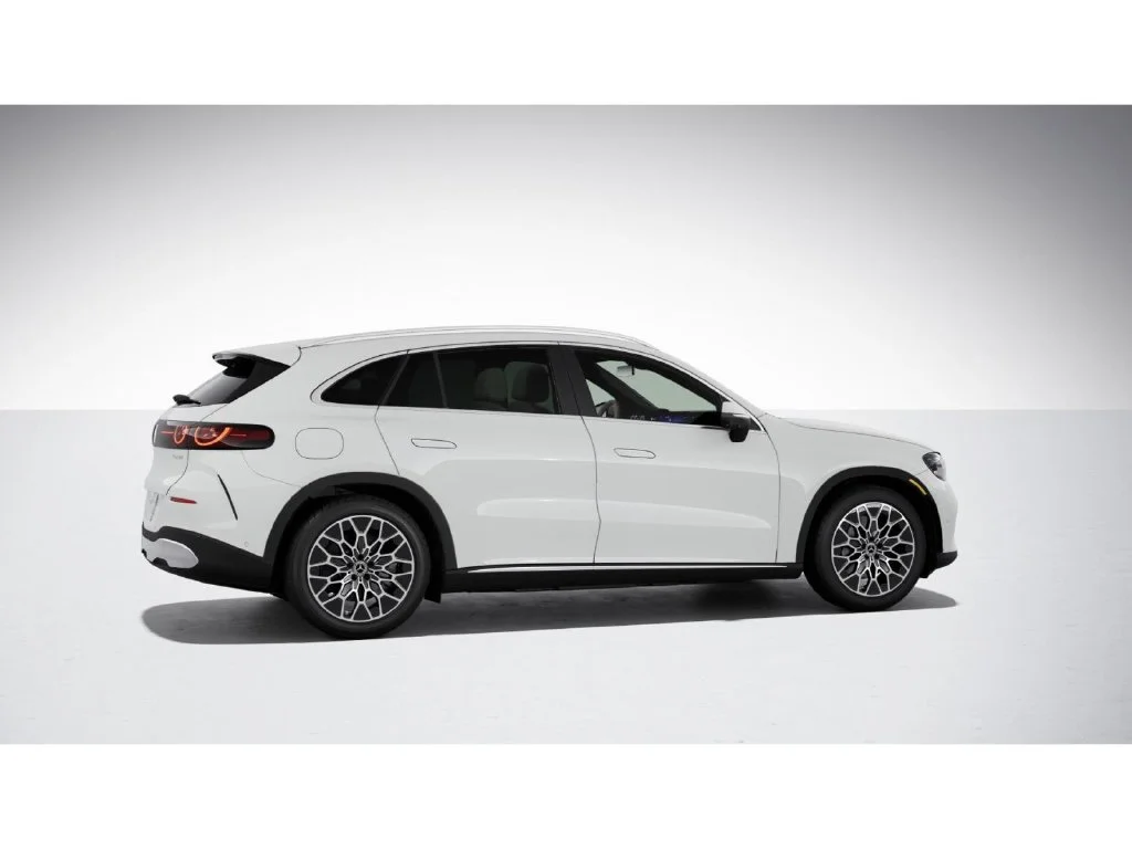 New 2027 White Mercedes-Benz GLC 400 image 18