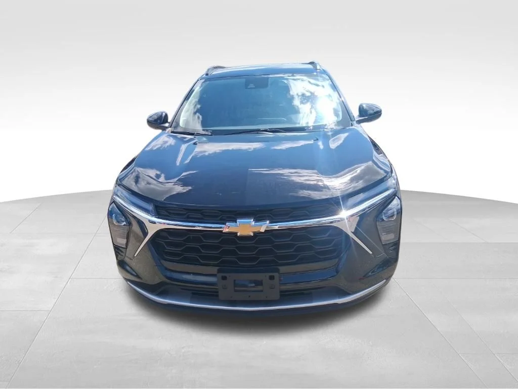 Used 2025 Black Chevrolet LT image 2