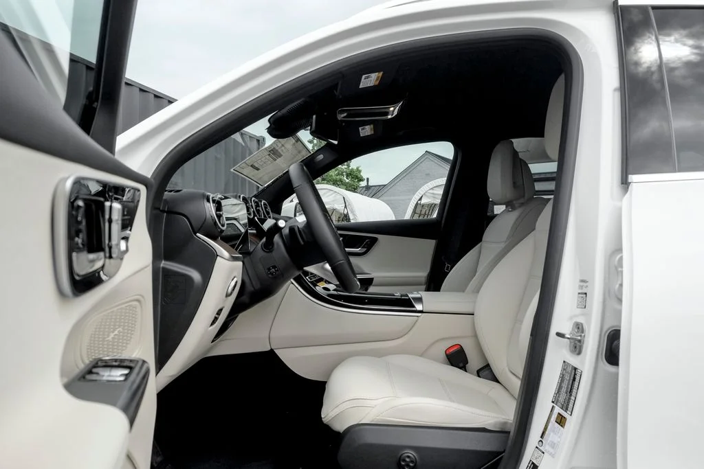 New 2026 Polar White Mercedes-Benz GLC 300 image 11