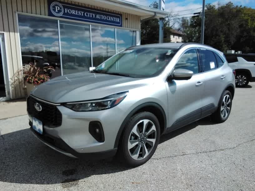 2024 Ford Escape Platinum photo 3