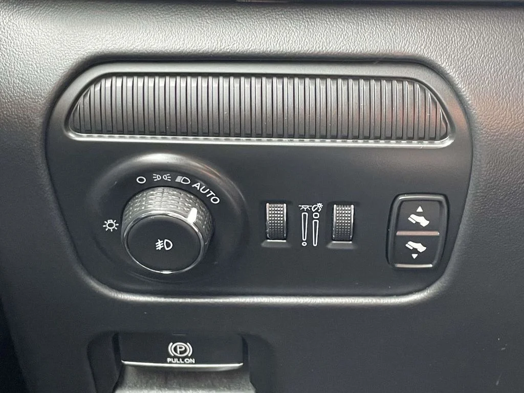 Certified Used 2023 Black Jeep Series II image 31