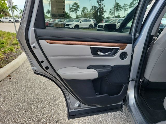 Used 2018 Lunar Silver Metallic Honda Touring image 16