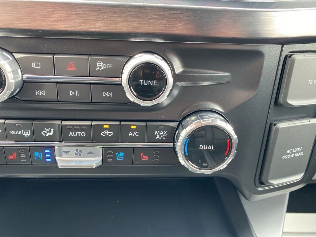 New 2026 Agate Black Metallic Ford F-250® Lariat® image 30
