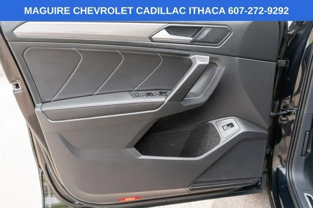 Used 2024 Black Volkswagen 2.0T SE R-Line Black image 18