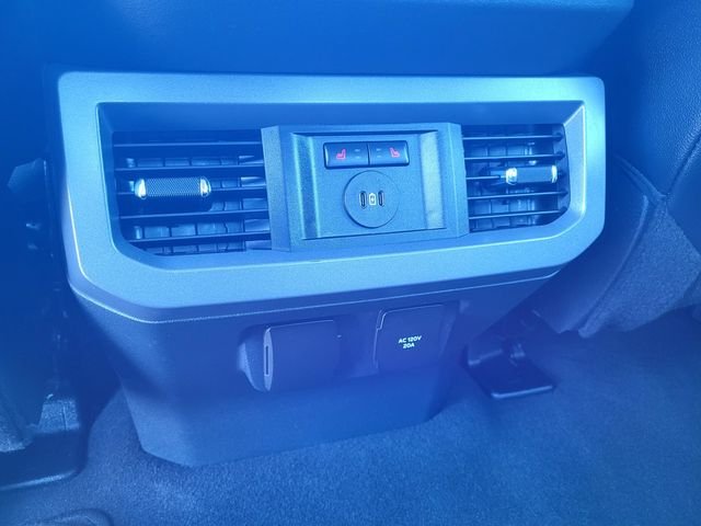 Used 2024 Silver Ford Lariat image 13