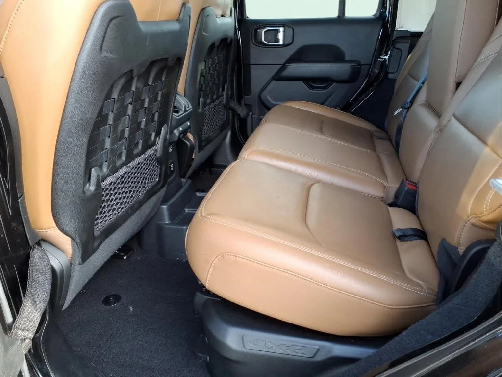 Used 2021 Black Jeep Unlimited Rubicon 4xe image 16