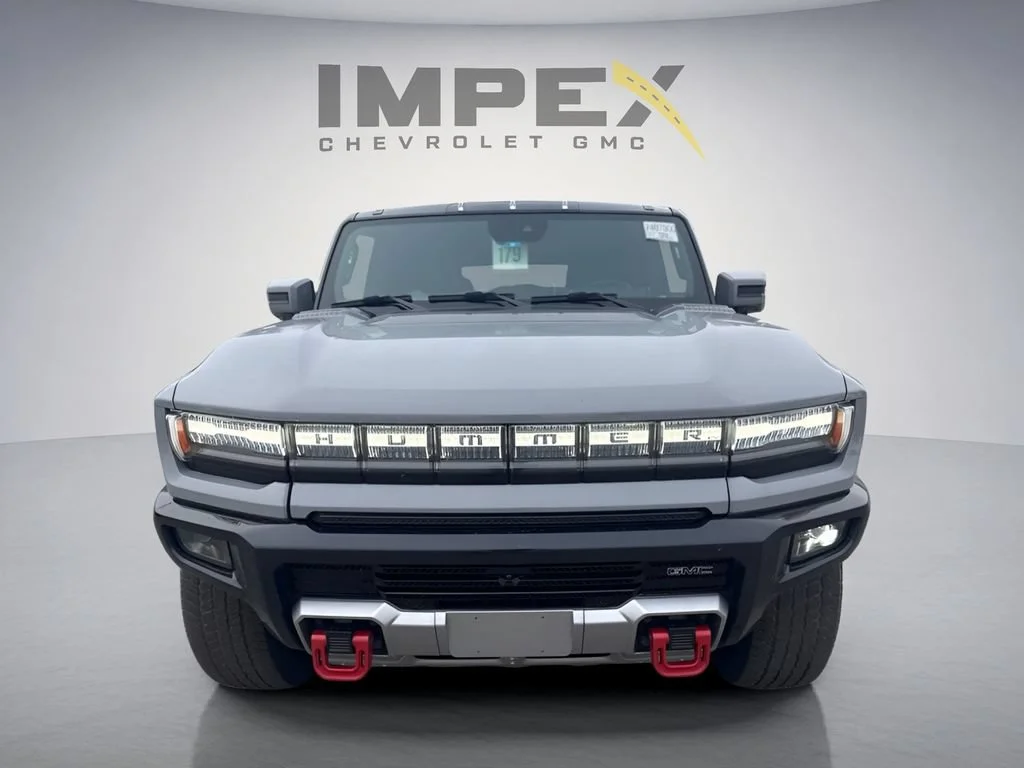 Used 2025 Meteorite Metallic (Grey) GMC 2X image 8
