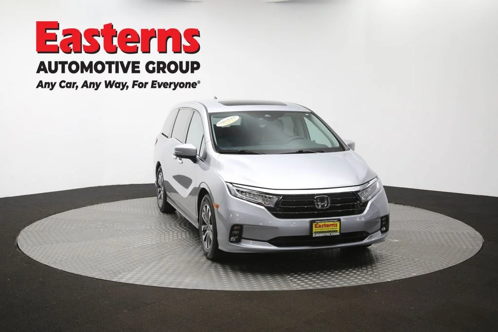 Used 2023 Silver Honda EX-L image 49