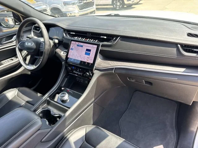 Used 2025 White Jeep Limited image 18