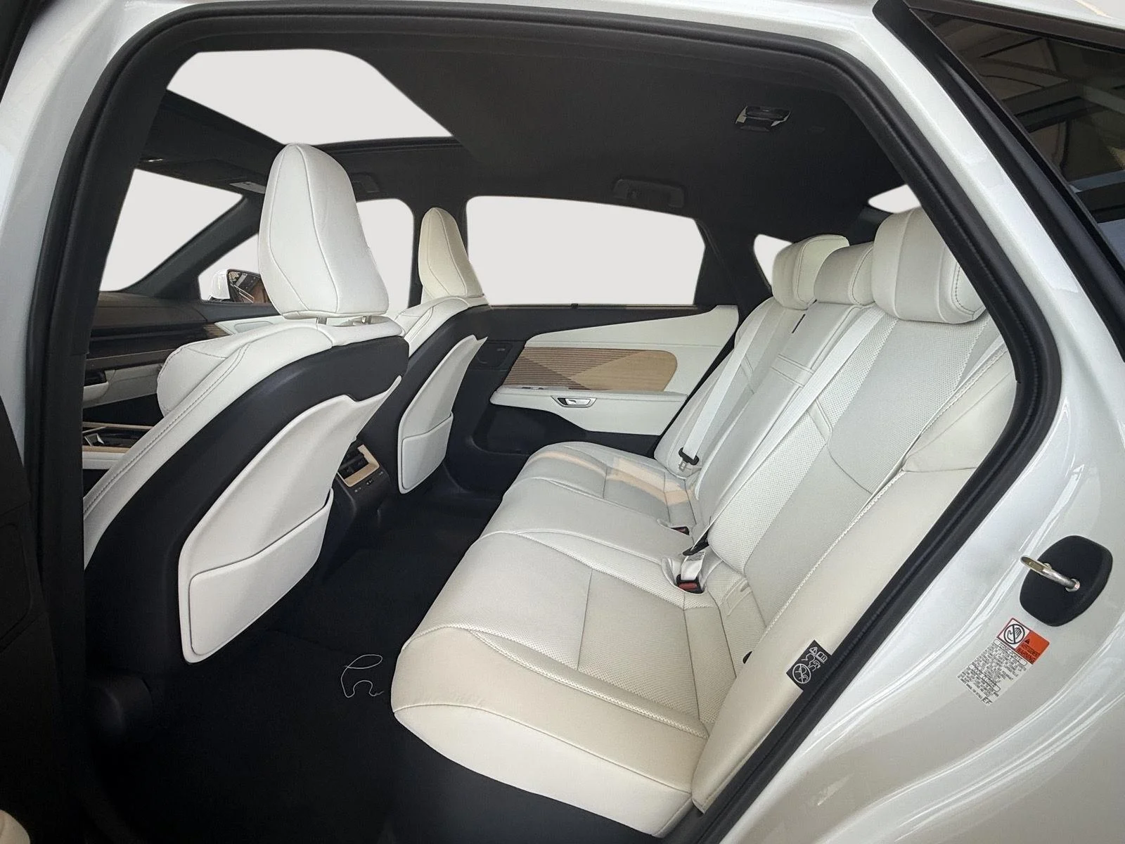 New 2026 Ultra White Lexus ES 500e Luxury image 3