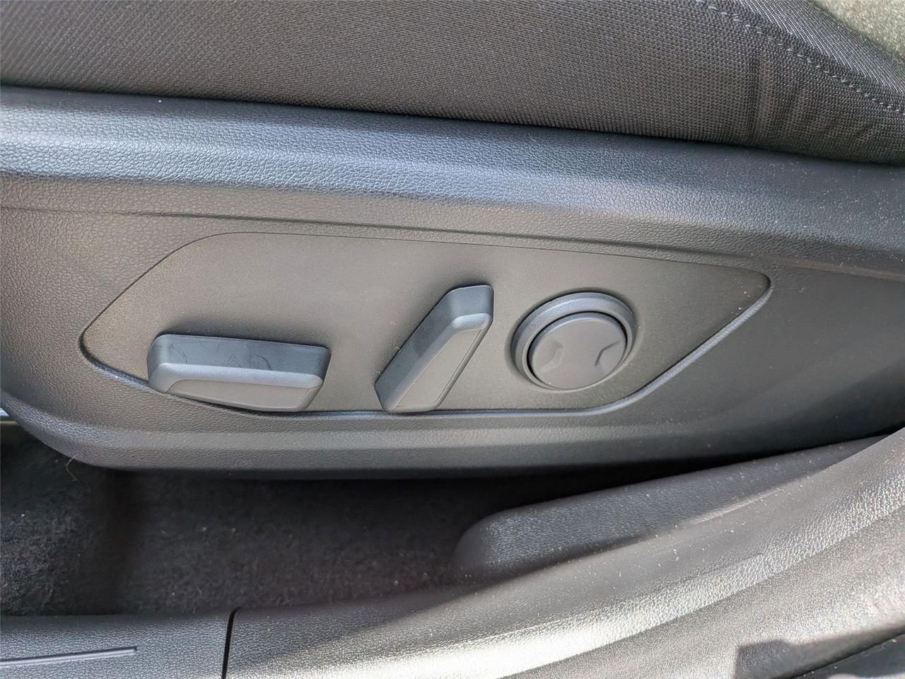 New 2026 Serenity White Pearl Hyundai SEL AWD image 12