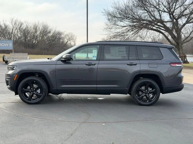New 2025 Baltic Gray Metallic Clear-Coat Exterior Paint Jeep Limited image 4