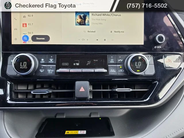 Used 2023 Wind Chill Pearl Toyota XLE image 18