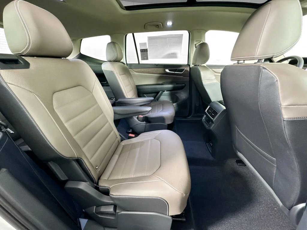 New 2026 White Pearl Volkswagen 2.0T SEL image 18