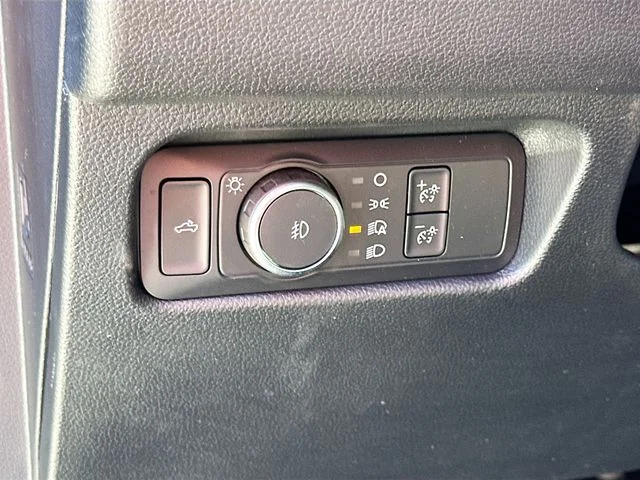 Used 2024 Blue Ford XLT image 10