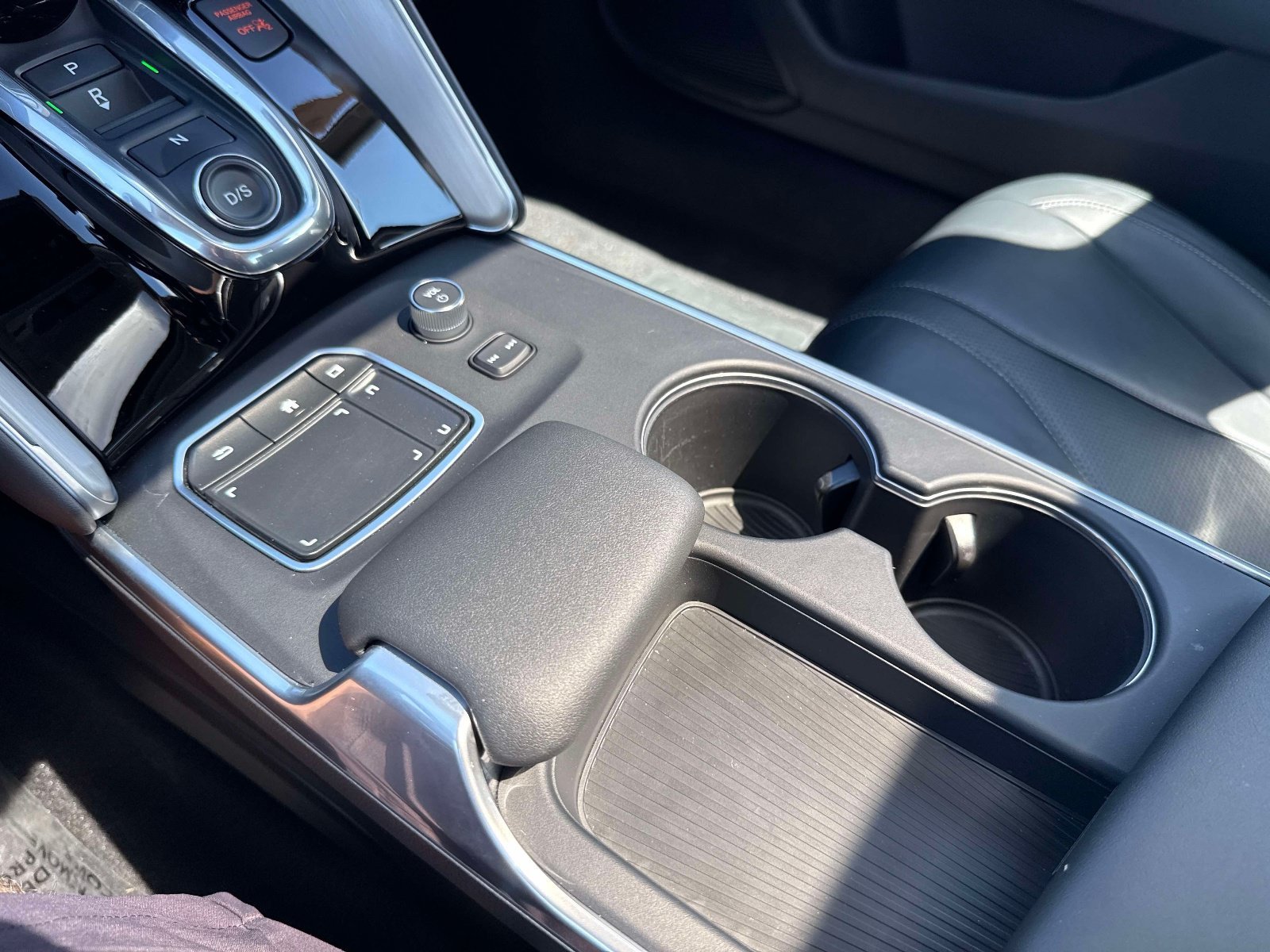 Used 2023 Platinum White Acura w/Technology Package image 26