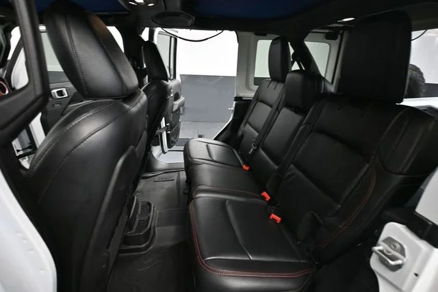 Used 2019 White Jeep Unlimited Rubicon image 34