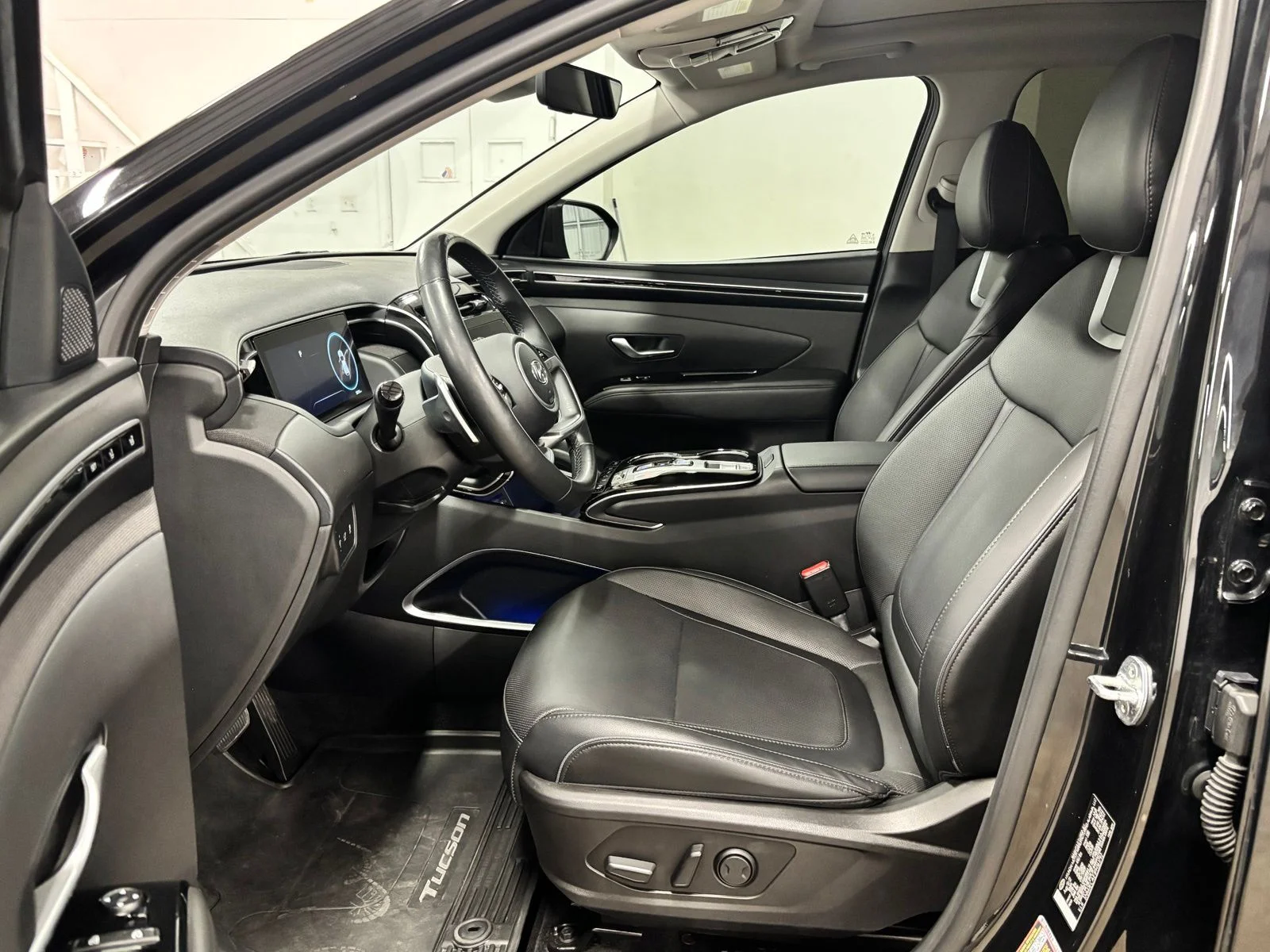 Used 2023 Black Hyundai Limited image 16
