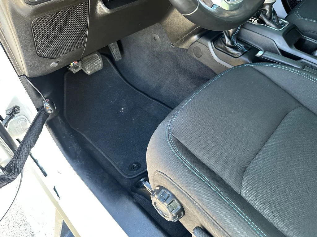 Used 2022 White Jeep Unlimited Rubicon 4xe image 22