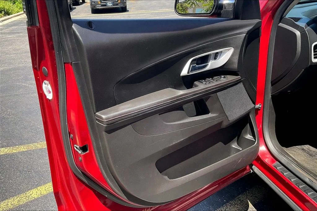 Used 2013 Red Chevrolet LT image 26