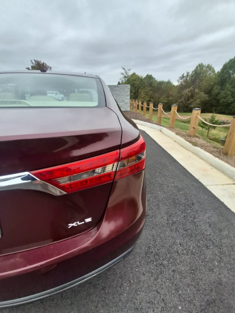 Used 2016 Mica Toyota XLE Plus image 7