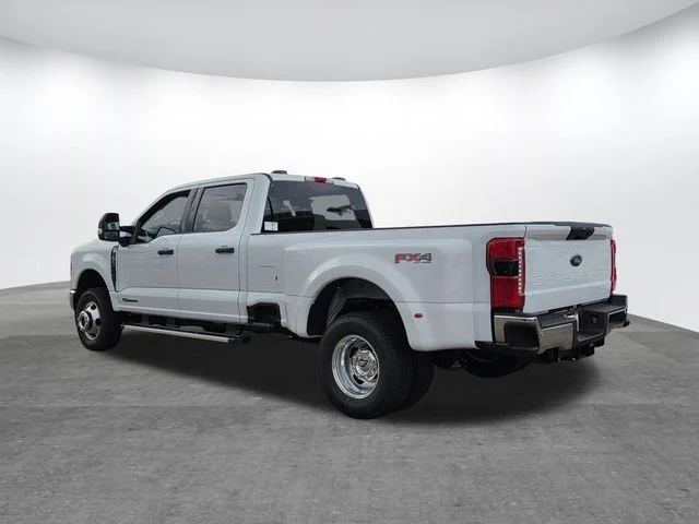New 2026 Oxford White Ford F-350® XLT image 23