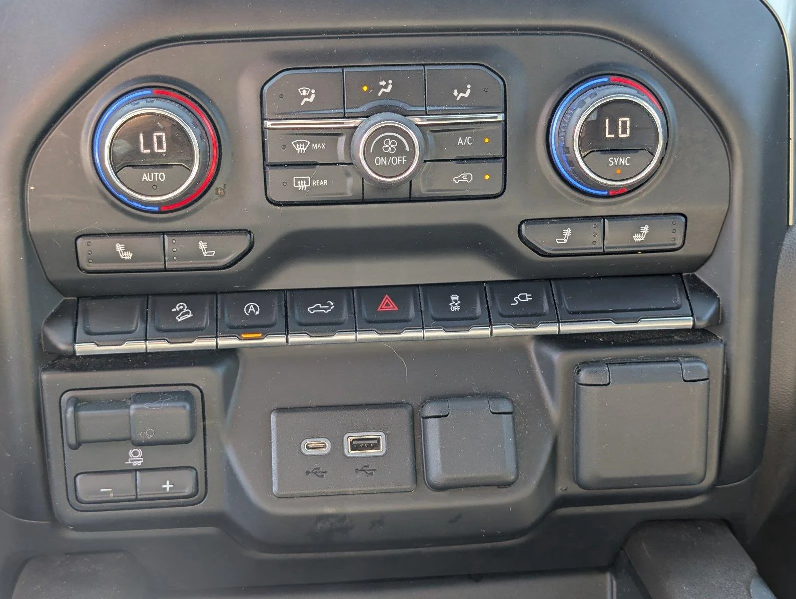 Used 2020 SUMMIT WHITE Chevrolet LT Trail Boss image 24