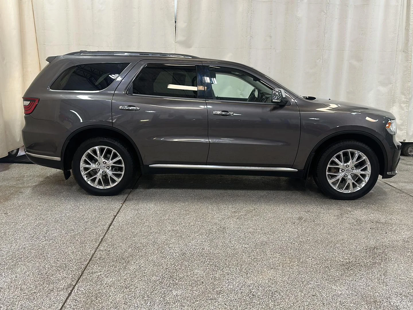 Used 2014 Granite Crystal Metallic Clearcoat Dodge Citadel image 10