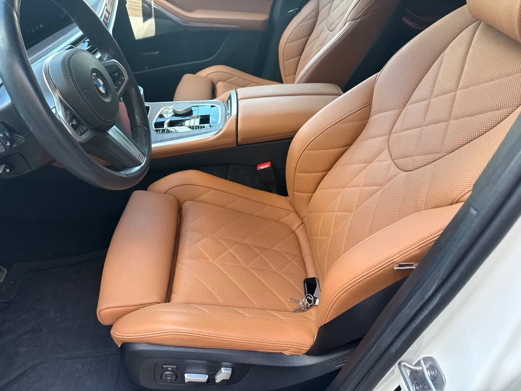 Used 2024 White BMW sDrive40i image 21