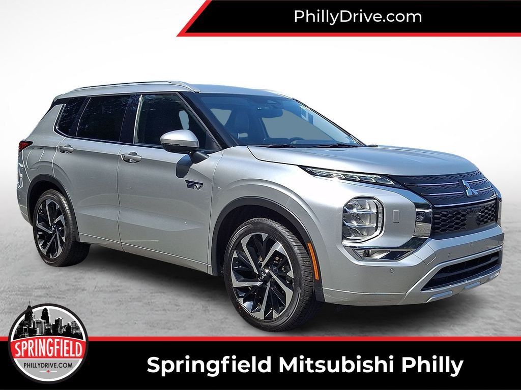 Used 2024 Silver Mitsubishi SEL image 1