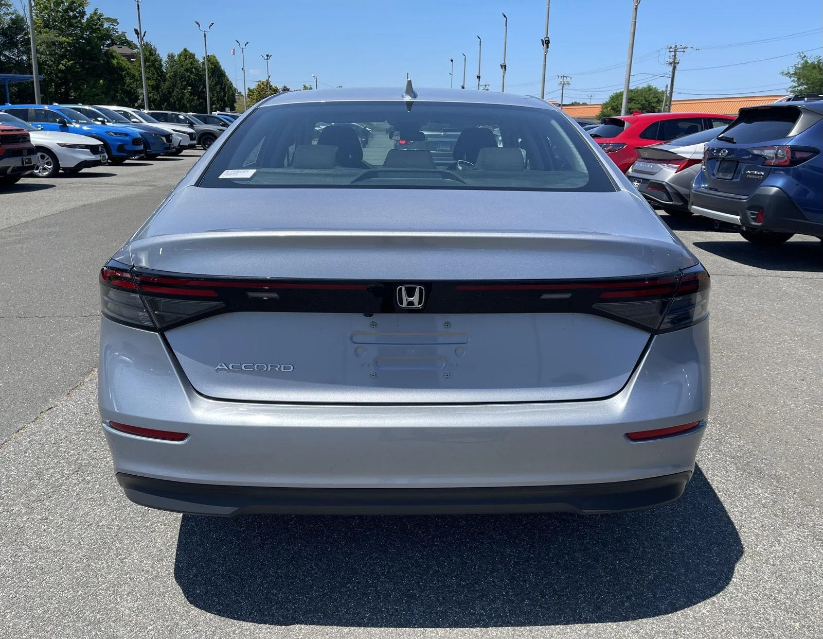 Used 2023 Lunar Silver Metallic Honda LX image 18
