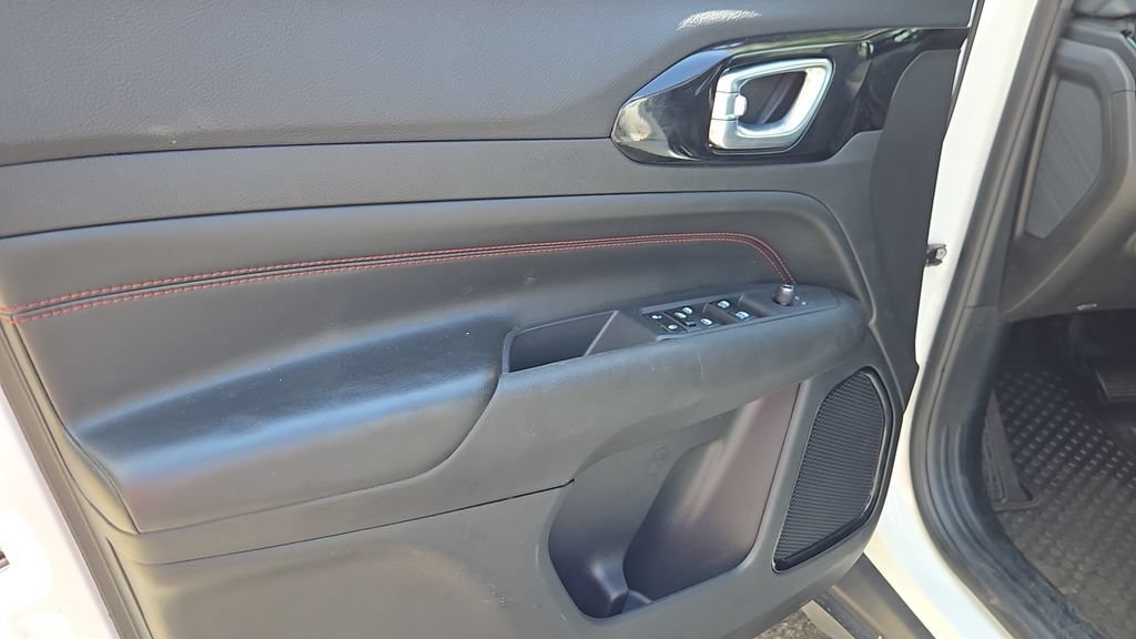Used 2025 Bright White Clearcoat Jeep Trailhawk image 8