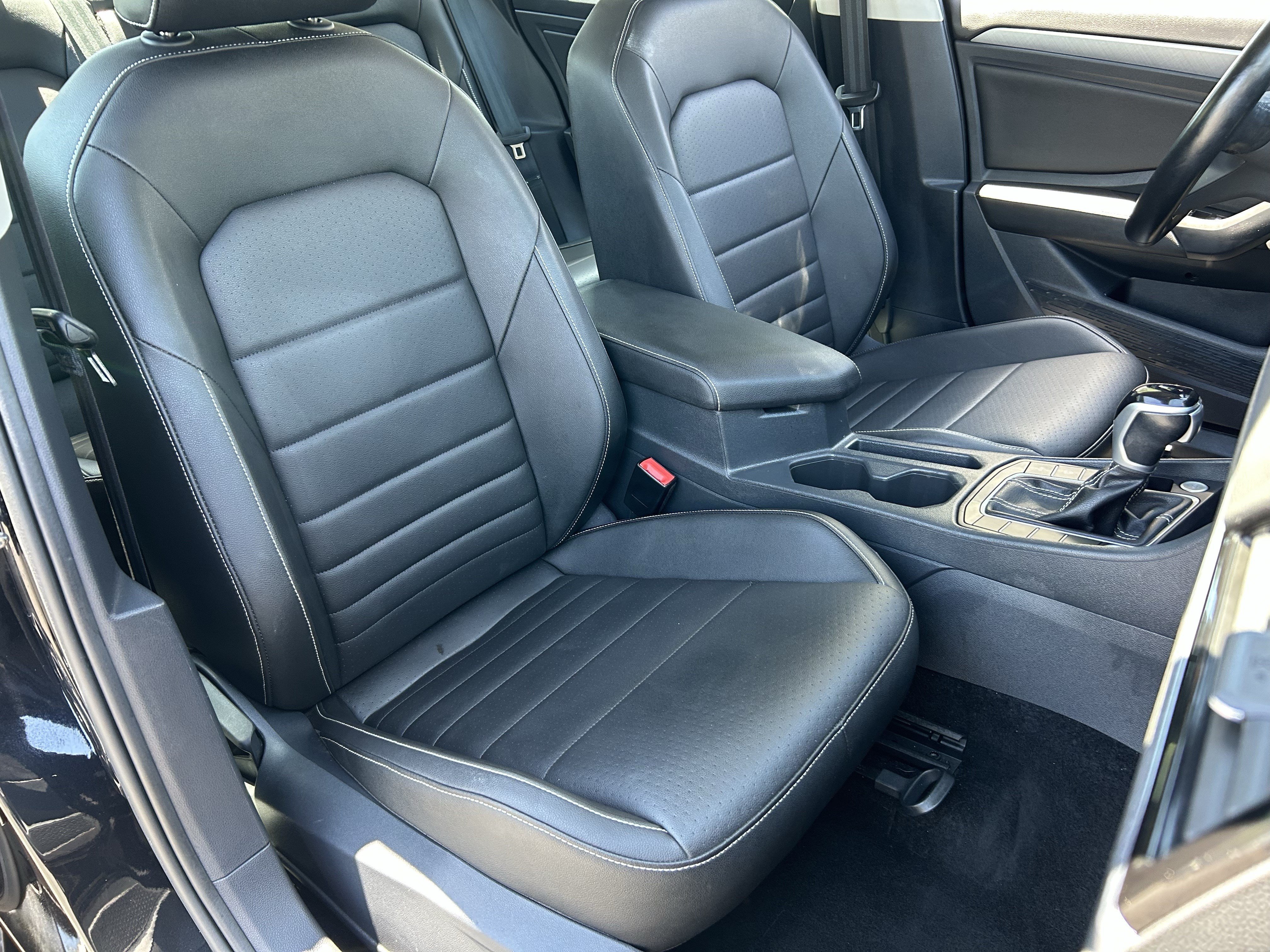 Used 2024 Black Volkswagen SE image 8